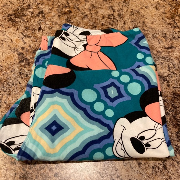 💗The Disney Collection 2 Pair of O/S Leggings Bundle by LuLaRoe 👖 - Picture 3 of 12